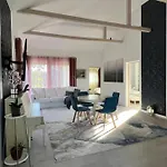 The House Balaton Nyaralunk Apartmán *